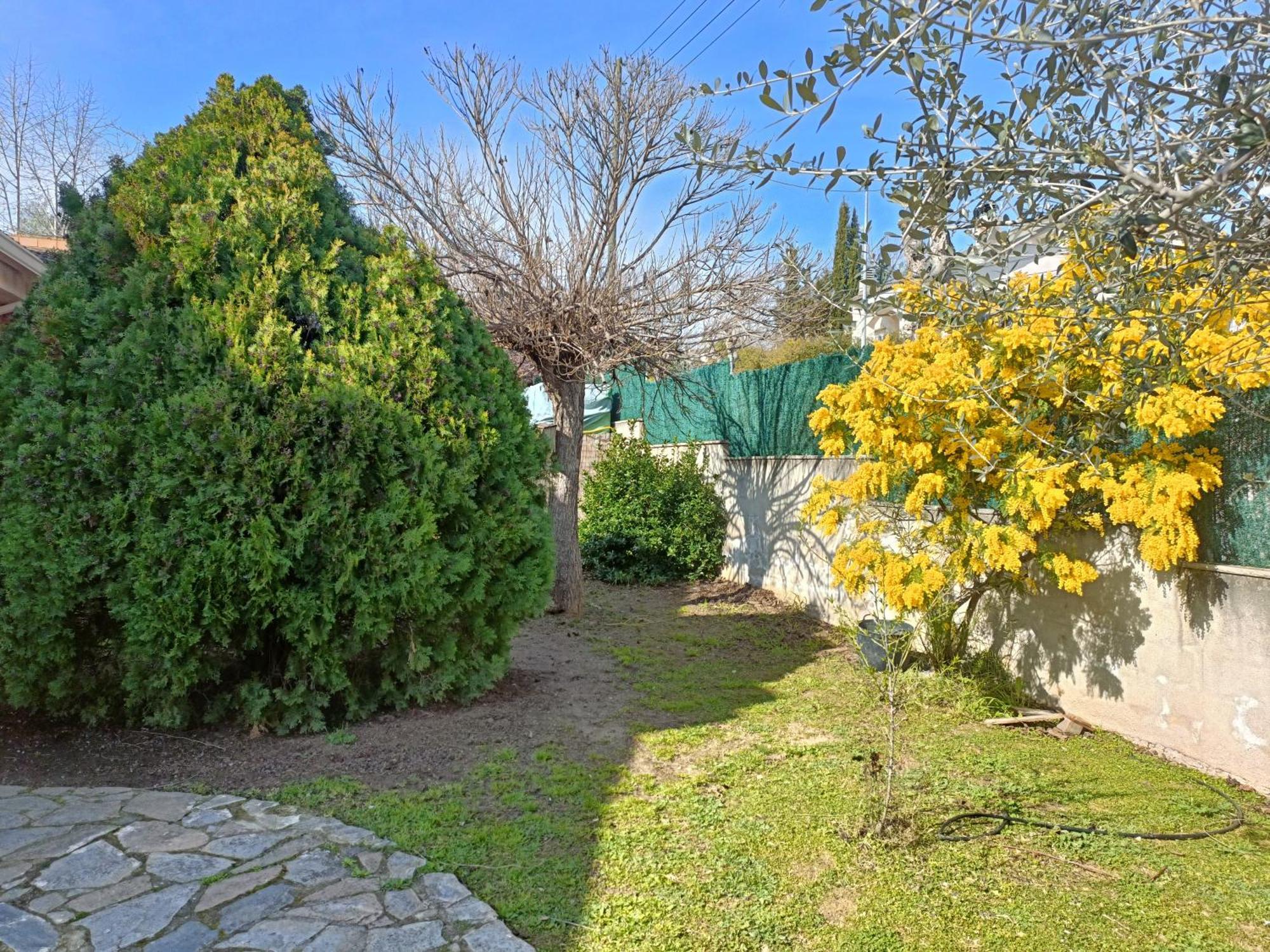 Casa Con Jardin Y Piscina Privada. Villa Santa Eulalia de Ronsana Bagian luar foto