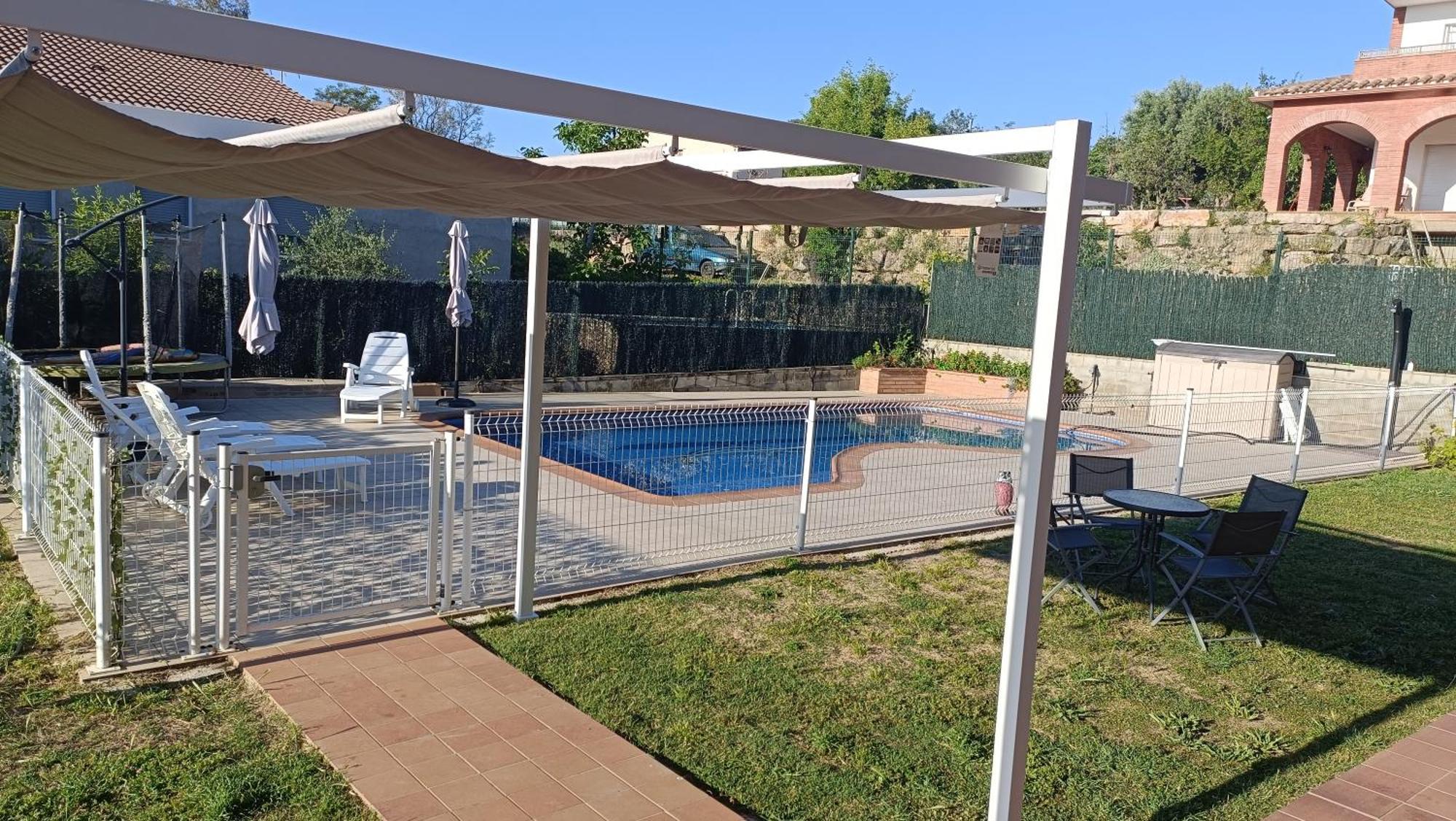 Casa Con Jardin Y Piscina Privada. Villa Santa Eulalia de Ronsana Bagian luar foto